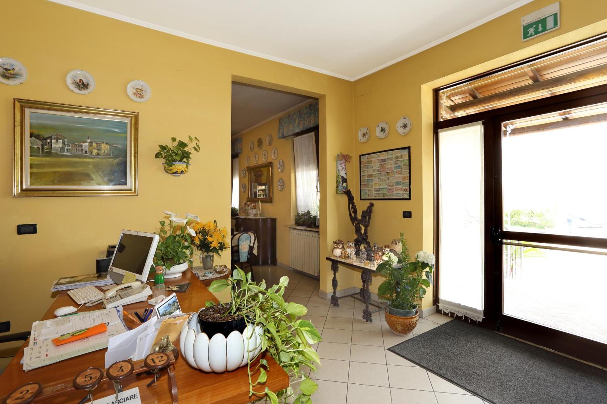 Albergo Il Gufo Parma Exteriör bild